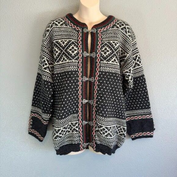Dale of Norway Wool Nordic Sweater Sz Small Fair Isle Knit Pewter Clasp Cardigan - Picture 1 of 11